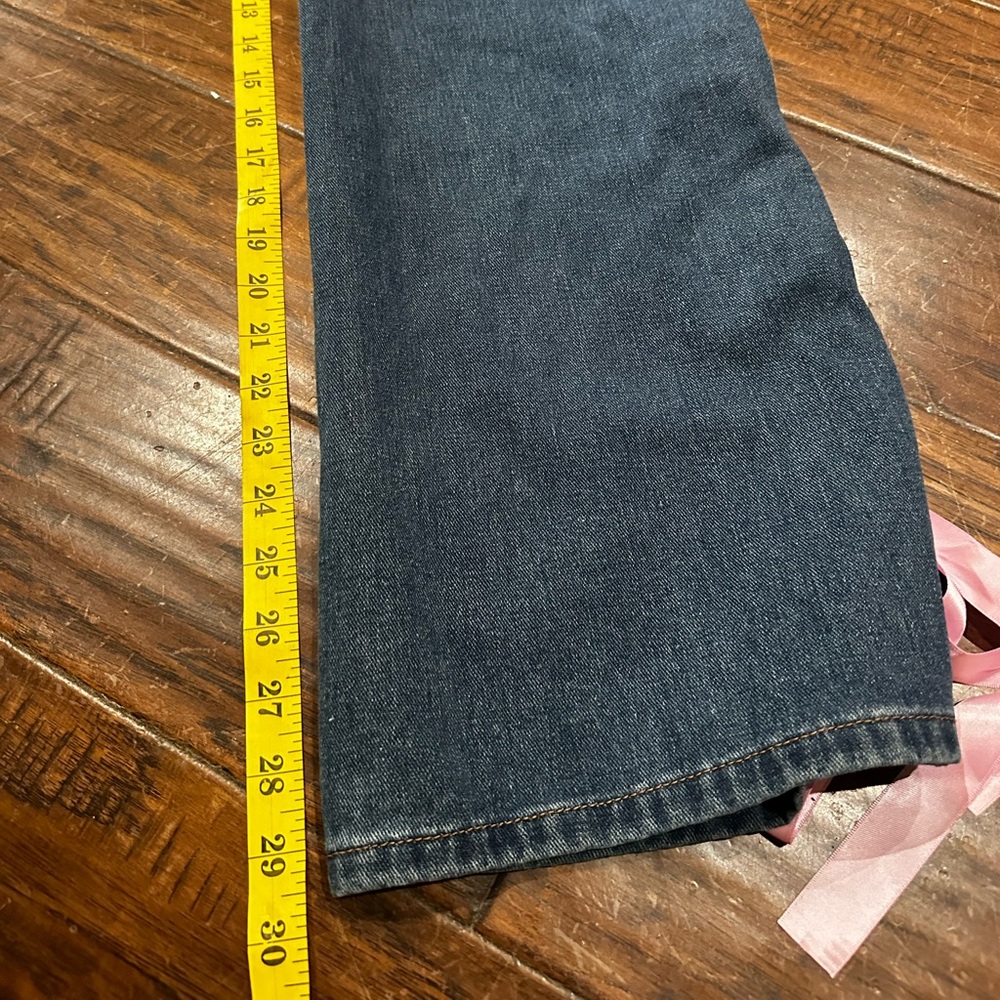 Chic‎ Denim Flare Jeans with Pink Ribbon Details - Picture 4 of 7
